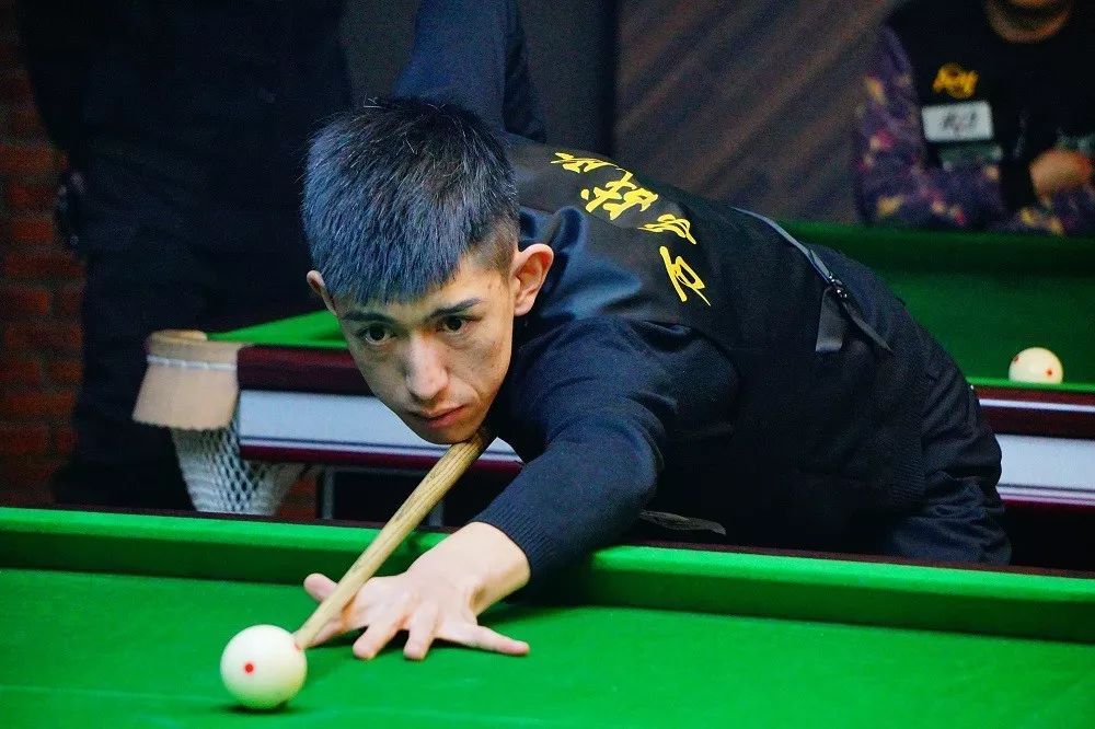 现出了高昂 现出了高昂